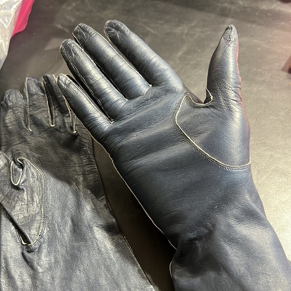 Vintage leather gloves, “Jean Atkins” navy lamb skin - Picture 7 of 7